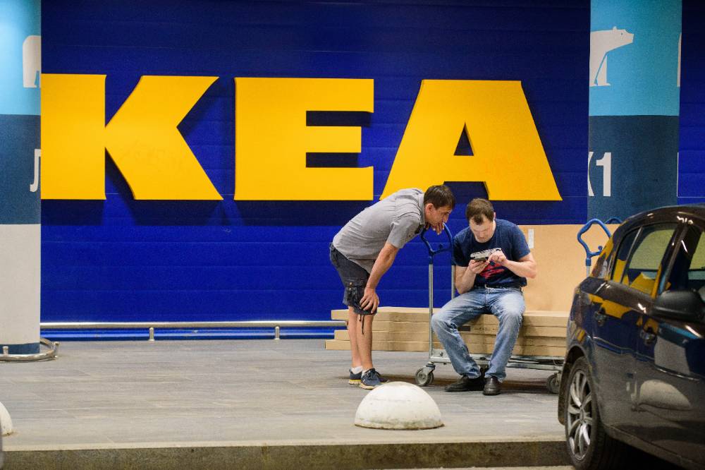 Российские сотрудники IKEA устроили протестный флешмоб