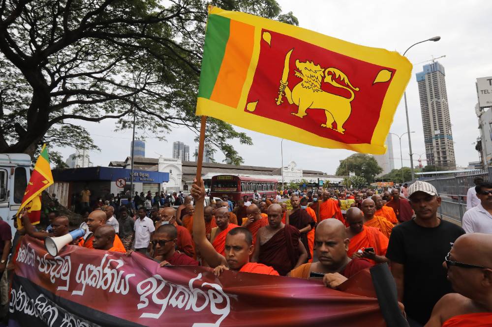 Четыре министра на Шри-Ланке объявили об отставке