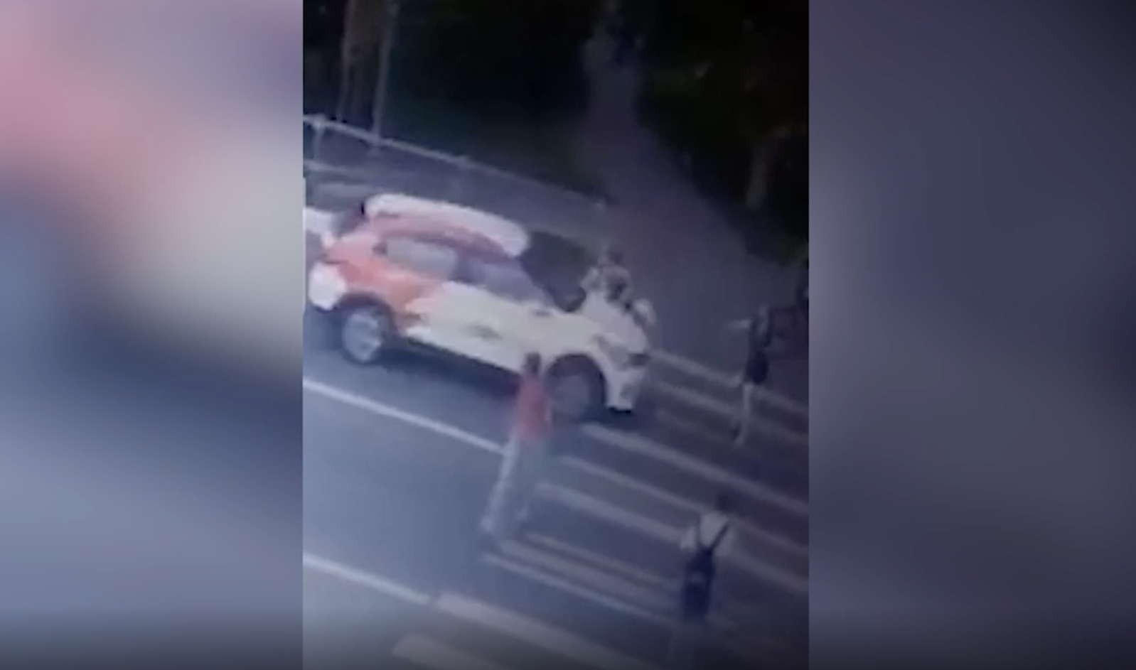 Момент наезда каршеринга на бешеной скорости на пешеходов в Люберцах попал на видео