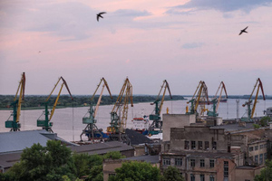 Восемь иностранных судов зашли в порты Украины за зерном