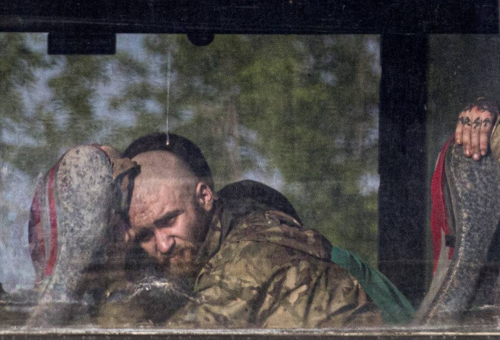 Хакер рассказал, как Киев помог пленить украинских военных под Мариуполем
