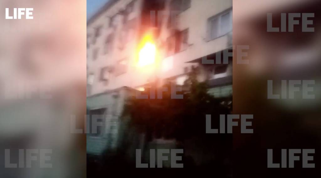 В Туапсе в загоревшейся многоэтажке погибла пенсионерка