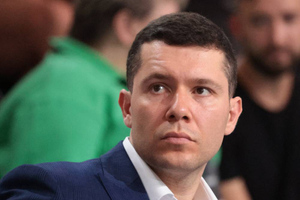 Алиханов заявил о снятии более 80% ограничений по транзиту в Калининград