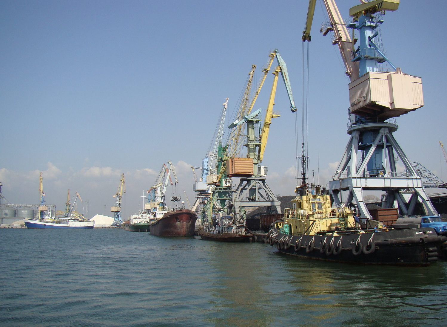 Четыре судна готовы к погрузке зерна в порту Бердянска