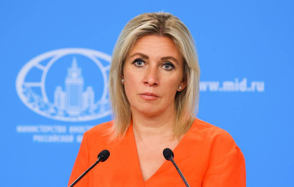 Захарова посмеялась над решением Зеленского убрать главу СБУ и генпрокурора