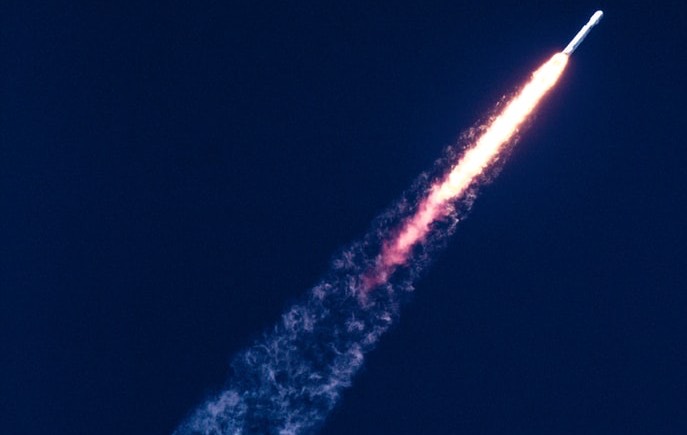 SpaceX вывела на орбиту ещё 53 мини-спутника Starlink