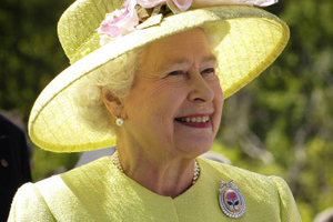 Королевская прихоть: Елизавета II переписала более 150 законов "под свою семью"