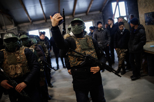 Хозяев Зеленского уличили в подготовке провокации из-за спешного отъезда американцев из Киева