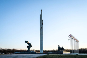 Латвия отказалась от обещания передать России памятник Освободителям Риги