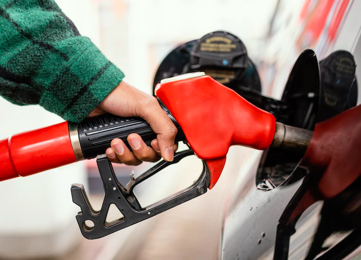 "Сделайте это сейчас": Байден потребовал от владельцев АЗС снизить цены на бензин