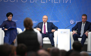 Путин попросил Шувалова найти "десятку миллиардов" рублей на оснащение школ Белоруссии