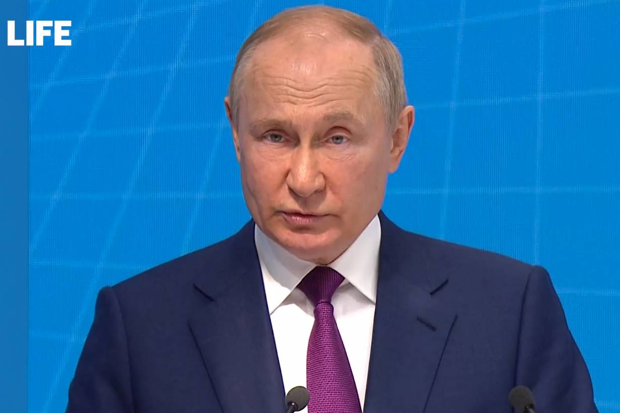 Путин назвал расистской и неоколониальной идею золотого миллиарда