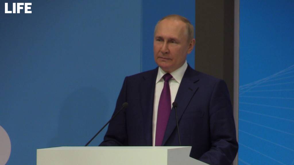 Путин призвал делать более открытыми механизмы народовластия в России