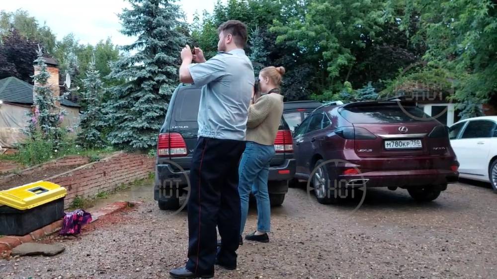 Появились кадры из домашнего зоопарка, откуда сбежала покусавшая девочку обезьяна