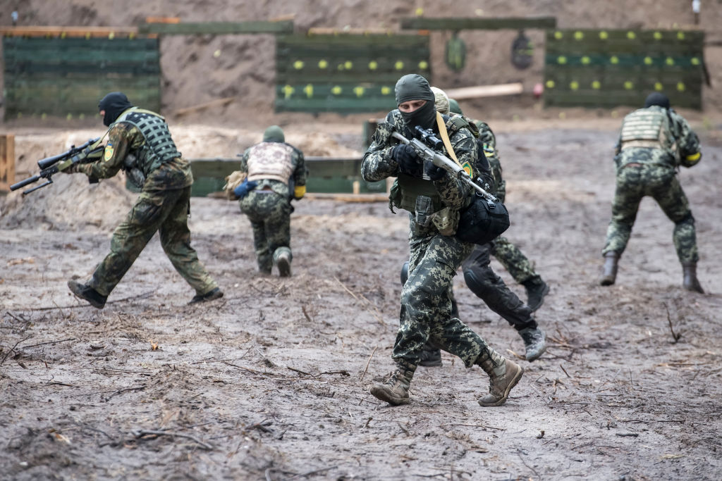 Украинские военные дистанционно устанавливают подлые мины у российских границ