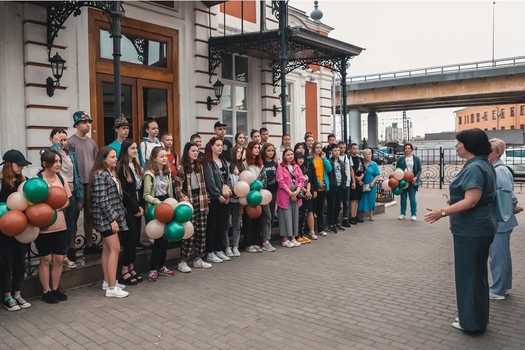 Для школьников из Донбасса открываются новые Университетские смены в педвузах РФ