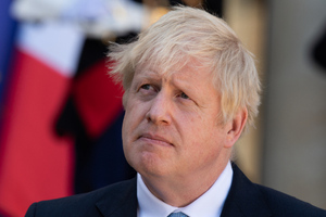 Британцы назвали Джонсона лжецом и клоуном из-за "пугающего" прогноза о судьбе страны