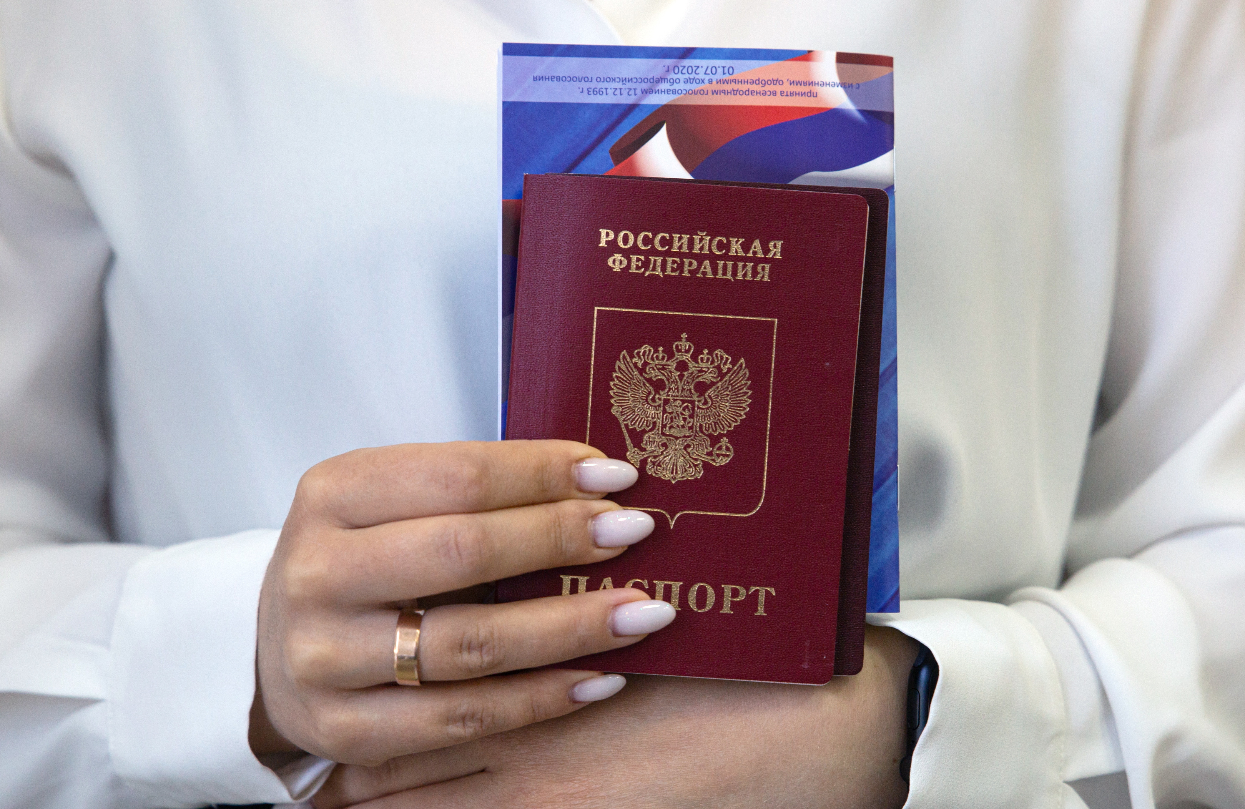 Для украинцев хотят ввести уголовное наказание за получение паспорта России