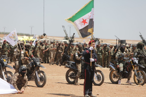 Сирийские военные не пропустили американскую колонну из пяти БТР