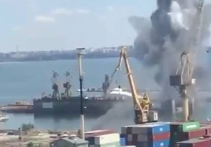 Удар ракетами морского базирования: ВС РФ уничтожили в порту Одессы склад ракет HARPOON