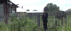 Полицейские в Кузбассе спасли бабушку и внука из горящего дома