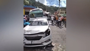 "Гармошка" из автобусов: В Доминикане в массовой аварии четыре человека погибли, десятки пострадали