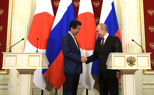 Песков ответил на вопрос о поездке Путина на похороны убитого экс-премьера Японии