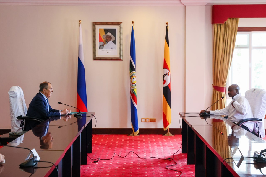 Сергей Лавров и президент Уганды Йовери Кагута Мусевени. Обложка © VK / МИД России