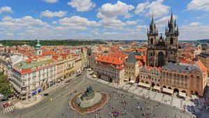"По требованию граждан": В Чехии стали снимать флаги Украины со зданий