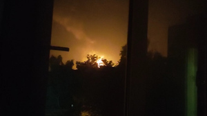 Били ракетами и артиллерией: В Донецке после обстрела загорелась нефтебаза