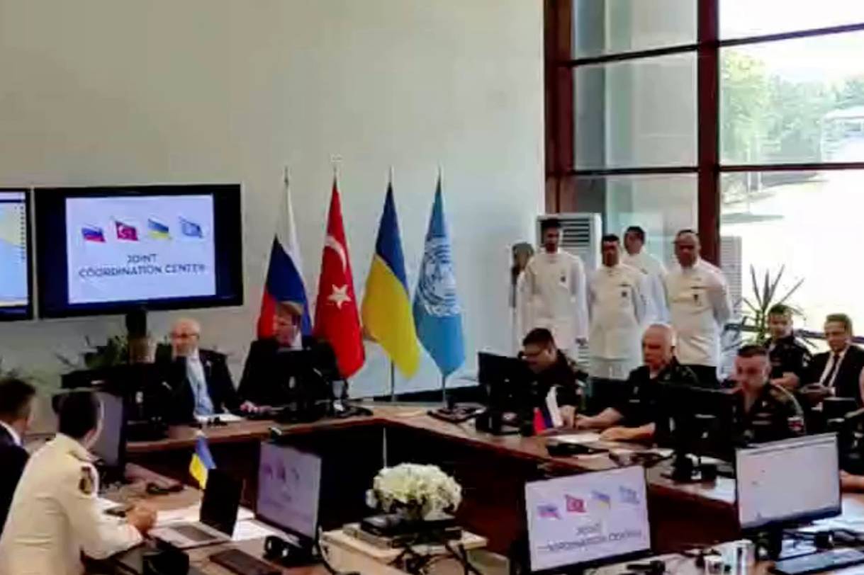 Опубликовано первое видео из координационного центра по вывозу зерна с Украины