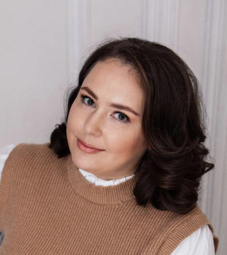 <p>Не было глубинных связей в семье, раз такая ситуация стала возможна. Соответственно, мужчине важно здесь [понять]: он способен потянуть эту ситуацию? Он может переварить случившееся? Какие его намерения? Какие его желания? Готов ли он сохранять семью или он хочет взять паузу? Потому что здесь очень важно, чтобы у человека сохранялось его внутреннее достоинство, потому что оно достаточно сильно подвергается давлению, испытанию, когда происходит измена.</p>