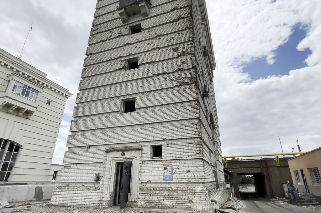 ВСУ обстреляли Каховскую ГЭС