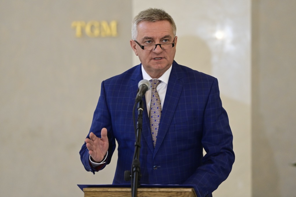 Президент Чехии заявил о безответственности ЕС из-за утопических планов