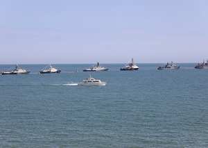 Военные корабли Азербайджана и Ирана прибыли в Каспийск на парад ко Дню ВМФ