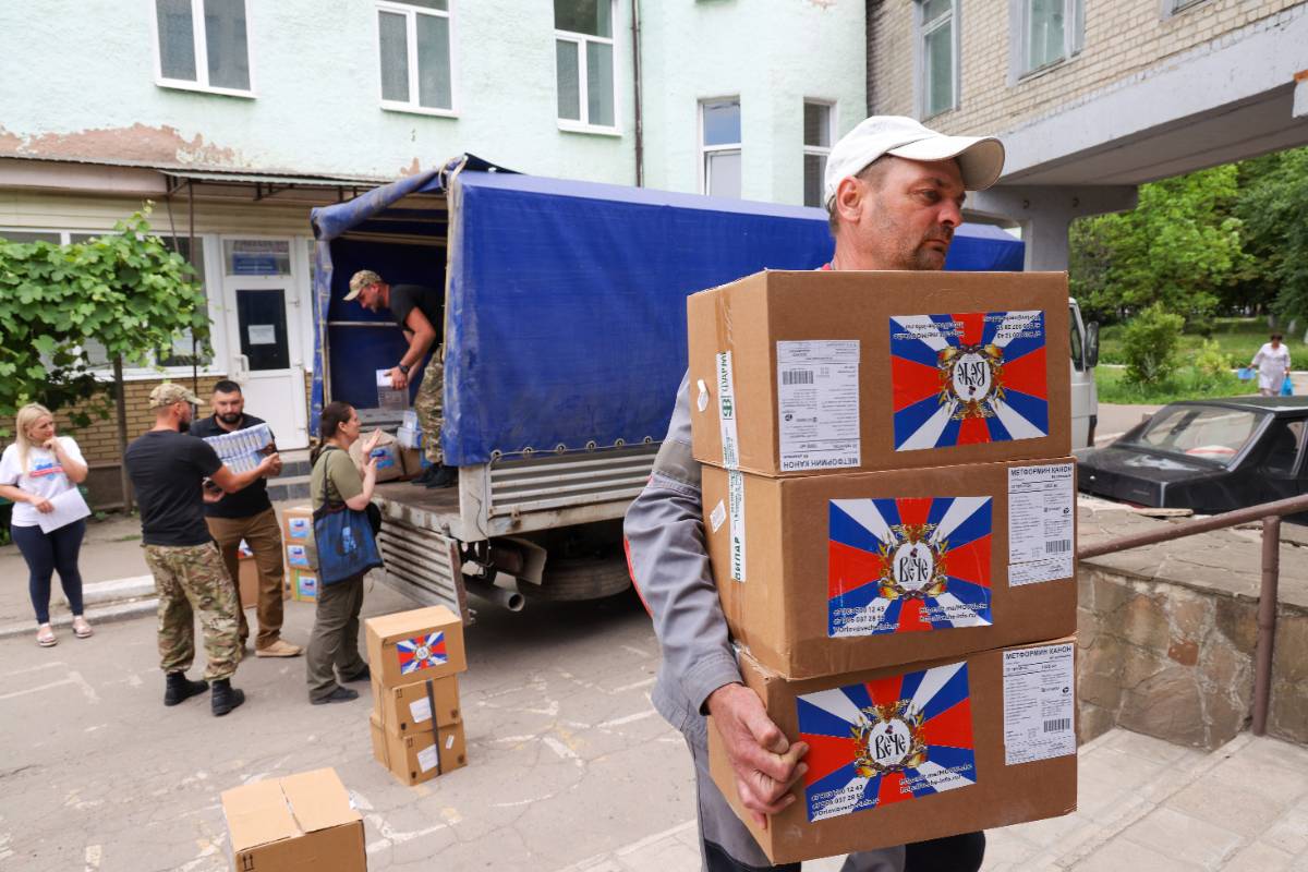 Гумпомощь от Союза армян России доставили в Донбасс в рамках акции Доброе дело