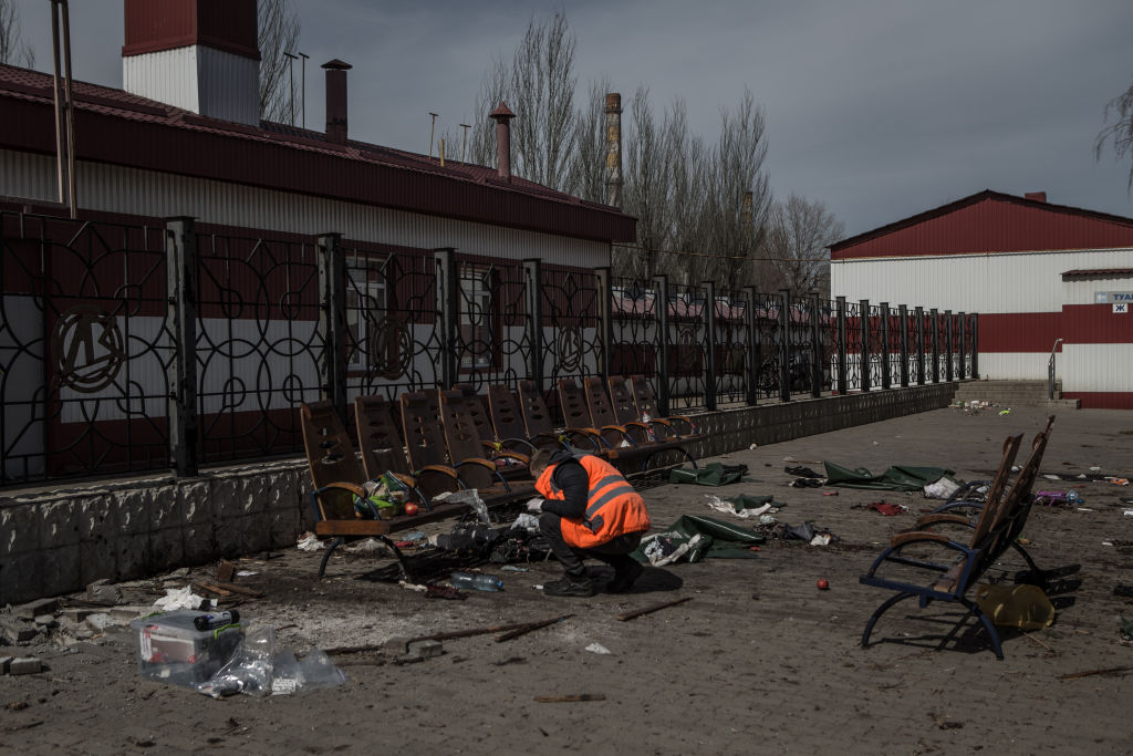Последствия авиаудара по вокзалу в Краматорске. Фото © Getty Images / Andrea Carrubba / Anadolu Agency