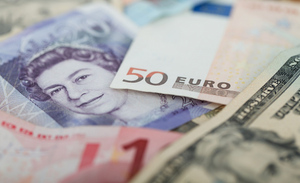 Евро и доллар выросли в ходе торгов на Мосбирже