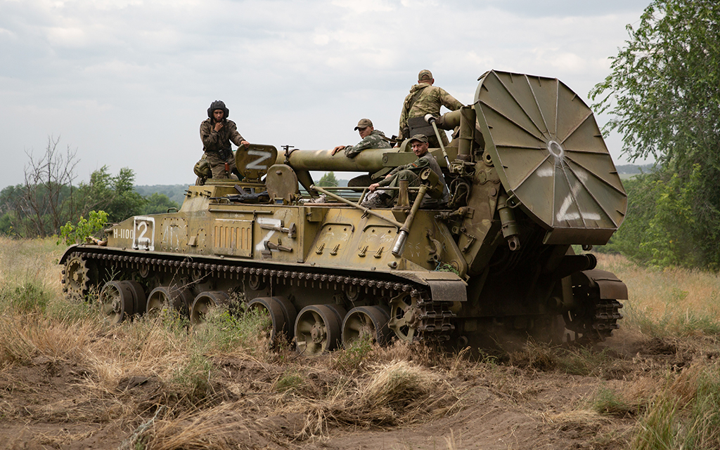 Боевая работа 240-мм самоходного миномета 2С4 "Тюльпан" в районе Северодонецка. Фото © ТАСС / Александр Река / MAXIM GRIGORYEV