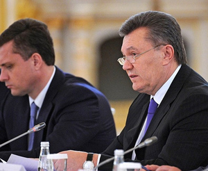 Янукович призвал соотечественников определиться, хотят ли они "воевать до последнего украинца"
