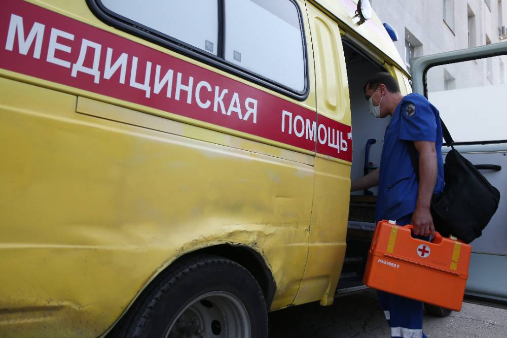 Под Калугой ветер повалил дерево на подростка, мальчик погиб