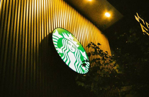 Назван возможный владелец Starbucks в России