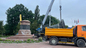 Демонтаж памятника 300-летию воссоединения Украины с Россией. Фото © Telegram / Олексій Кулеба