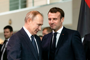 Кремль высоко оценил диалог Путина и Макрона