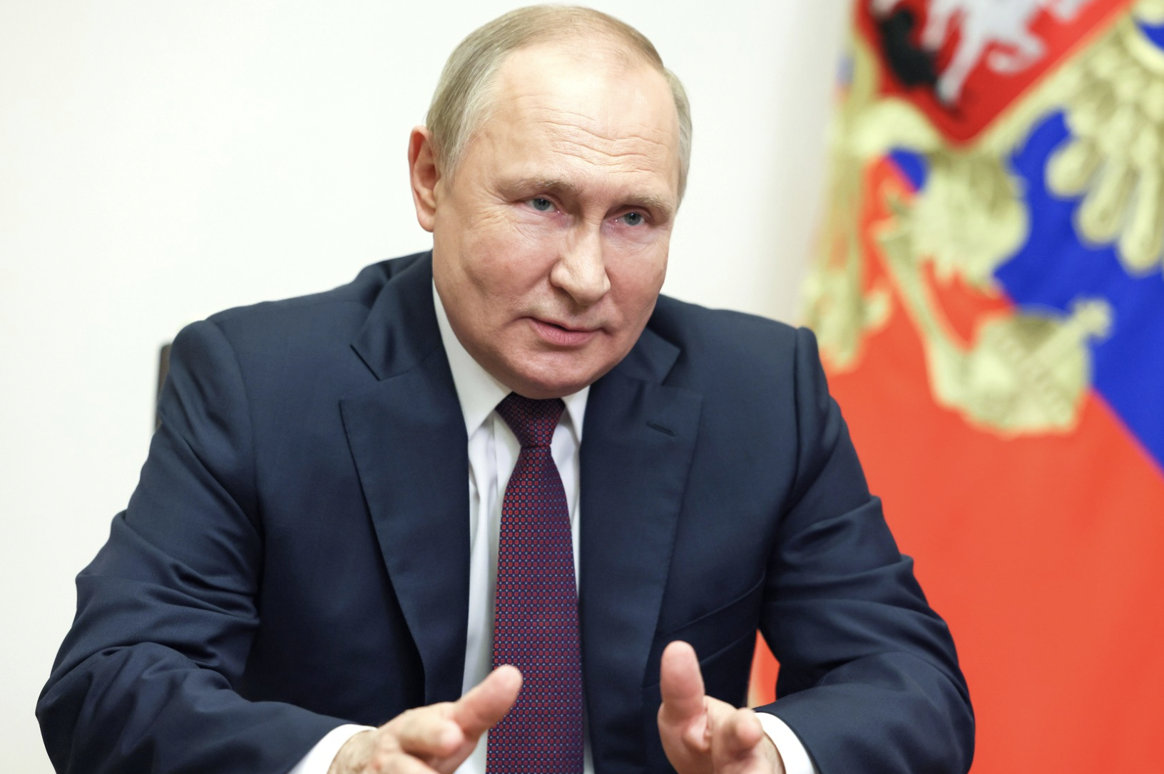 "Нужно присмотреться как следует": Путин высказался о женской привлекательности