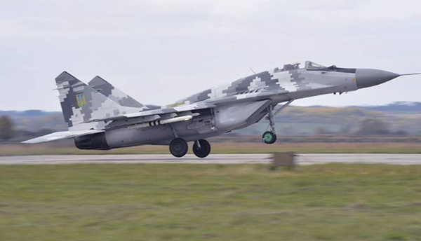 Российские истребители сбили украинские МиГ-29 и Су-25