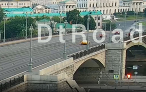Смертельное ДТП на Большом Каменном мосту в Москве унесло жизнь двух человек