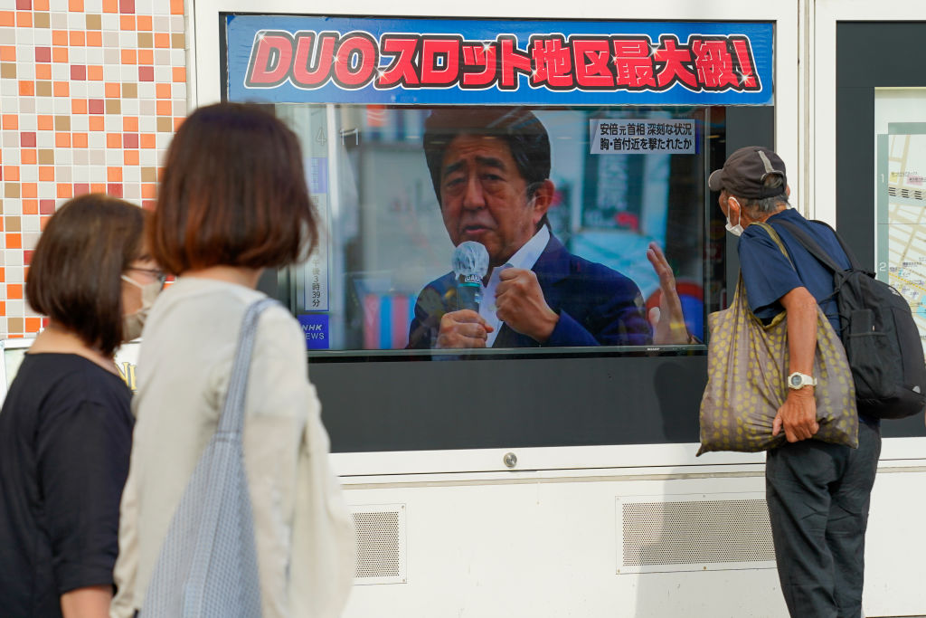 Сенатор Косачёв назвал ужасными новости о покушении на экс-премьера Японии Абэ