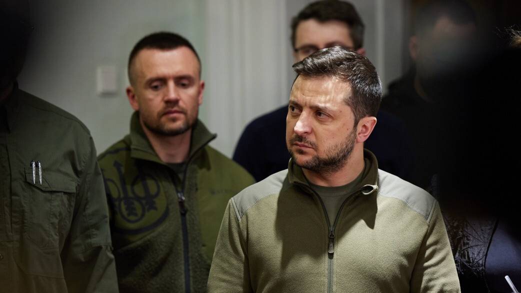 Неуступчивый клоун: Кто заставит Зеленского передать территории Украины в состав России