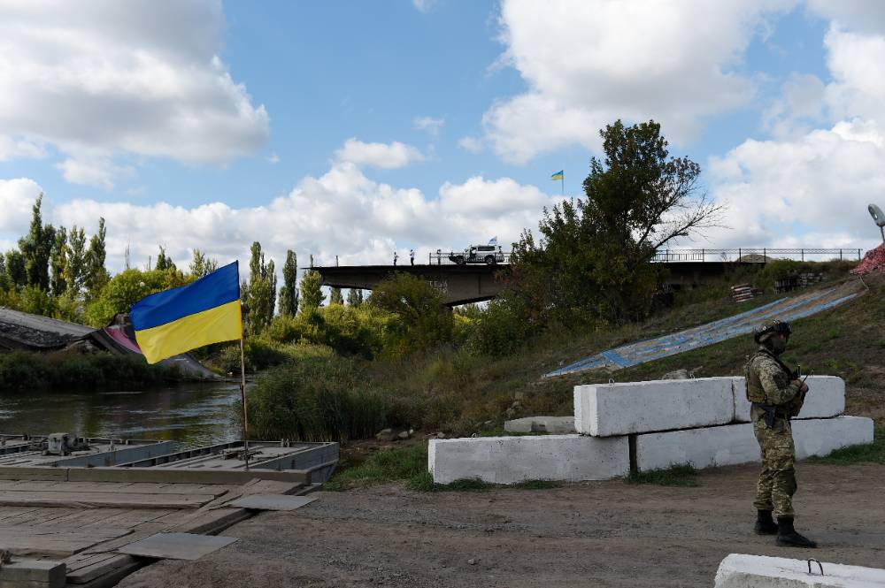 Украинские военные в российской форме грабили дома и избивали мирных граждан в Славянске